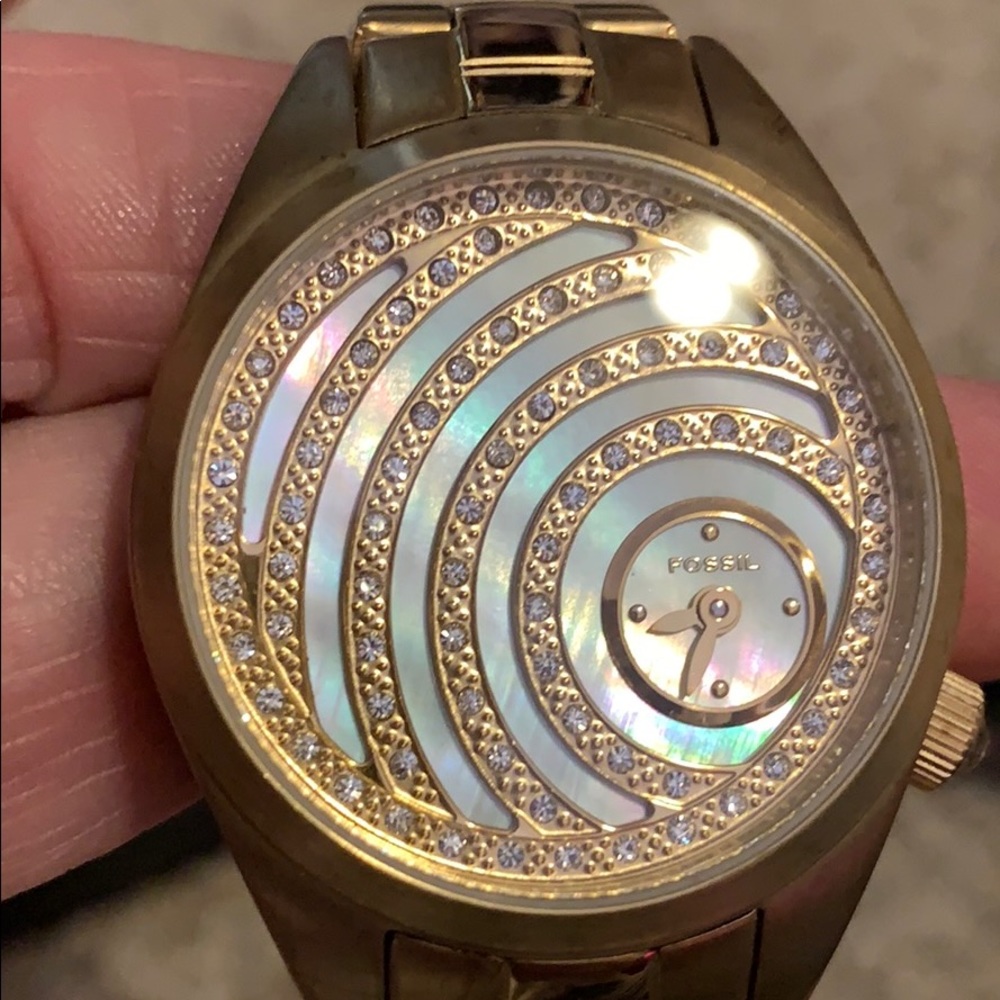 Golden Mother Pearl Fossil Watch 💕 - Picture 2 of 5